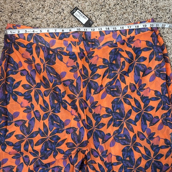 PrettyLittleThing Plus Orange Print Beach flares, size 22 - Picture 2 of 4